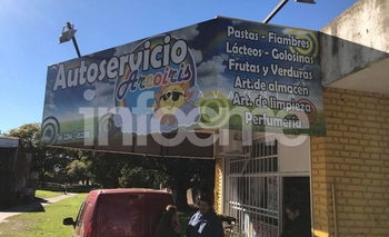 Entró a un comercio, apuntó a una clienta y se llevó la caja registradora  Imagen de la nota: Entró a un comercio, apuntó a una clienta y se llevó la caja registradora