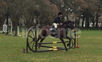 Imagen de la nota: Presentación de jinetes y amazonas de Estudiantes en el Regimiento