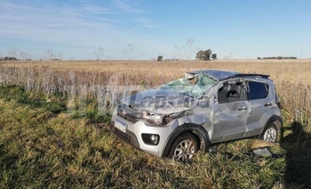 Ruta 51: Despiste y vuelco  en las cercanías de Laprida Imagen de la nota: Ruta 51: Despiste y vuelco  en las cercanías de Laprida