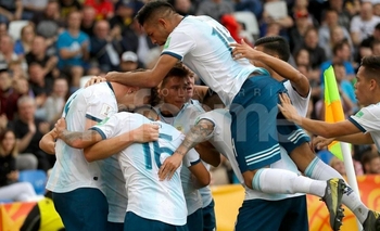 Imagen de la nota: Argentina ganó y está en Octavos de Final del Mundial