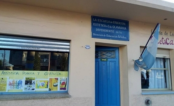 Reunión entre autoridades de la Escuela Estética y Consejo Escolar Imagen de la nota: Reunión entre autoridades de la Escuela Estética y Consejo Escolar