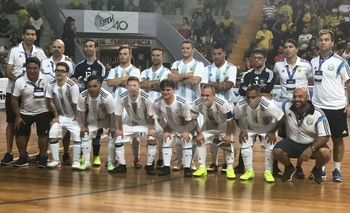 Imagen de la nota: Entrenaron en Olavarría, viajaron al Mundial y debutaron con victoria 