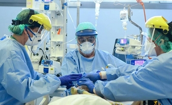 Imagen de la nota: Bajan los contagios y sube la ocupación de camas 