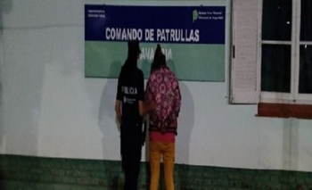 Imagen de la nota: Mordió y pateó a policías cuando la detenían 