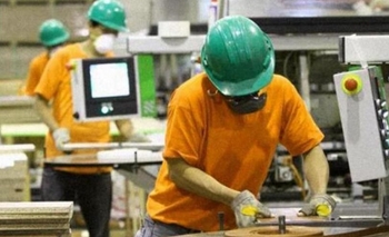 Pymes: las exportaciones crecieron 21,6% en lo que va del año, con alimentos sin procesar a la cabeza Imagen de la nota: Pymes: las exportaciones crecieron 21,6% en lo que va del año, con alimentos sin procesar a la cabeza