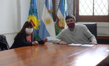 Imagen de la nota: Entregaron microcréditos a emprendedores