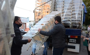 Imagen de la nota: Llegaron muebles para las escuelas desde provincia