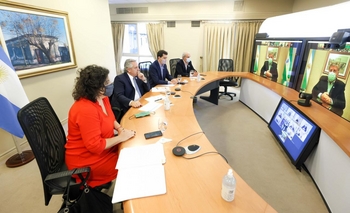 Imagen de la nota: Ante la explosión de casos, el gobierno evalúa un cierre total