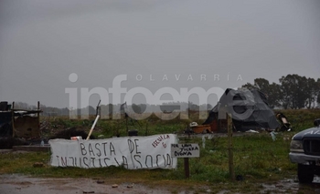 Imagen de la nota: Día difícil en barrio Lourdes: lluvia y posible desalojo