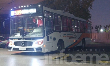 Choferes se reunieron con autoridades municipales y se normalizan los recorridos Imagen de la nota: Choferes se reunieron con autoridades municipales y se normalizan los recorridos