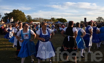 Se celebra la Fiesta de la Kreb por el 142º aniversario de Colonia San Miguel Imagen de la nota: Se celebra la Fiesta de la Kreb por el 142º aniversario de Colonia San Miguel