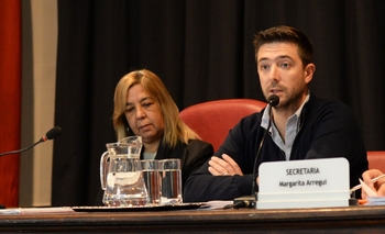 Investigan licencias truchas y Galli involucró a la oposición Imagen de la nota: Investigan licencias truchas y Galli involucró a la oposición