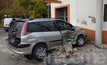 Imagen de la nota: Barrio Luján: impactante choque entre dos vehículos