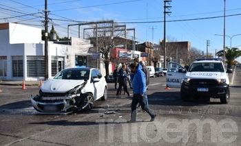 Imagen de la nota: Impactante choque frontal en la Avenida Colón