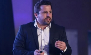 Imagen de la nota: Este lunes, llega a Olavarría Martín Tetaz