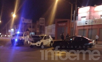 Imagen de la nota: Choque entre autos: mujer fue rescatada por bomberos