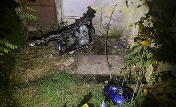 Imagen de la nota: Le robaron la moto y la policía la encontró desmantelada en el Barrio Alberdi