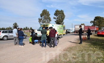 Imagen de la nota: Cayó de su moto y debió ser hospitalizada
