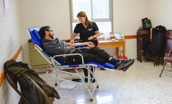 Imagen de la nota: El Servicio de Hemoterapia recibe personas voluntarias para donación de sangre