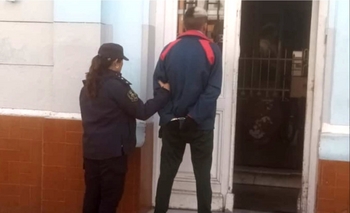 Insólito: robaron en una joyería frente a la Comisaría Primera y terminaron presos Imagen de la nota: Insólito: robaron en una joyería frente a la Comisaría Primera y terminaron presos