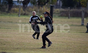Softbol: la Liga del Noroeste inició con duelo de locales Imagen de la nota: Softbol: la Liga del Noroeste inició con duelo de locales