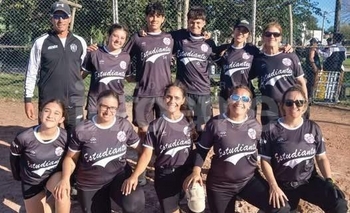 Softbol: volvió la Liga del Noroeste y jugó CAE Imagen de la nota: Softbol: volvió la Liga del Noroeste y jugó CAE