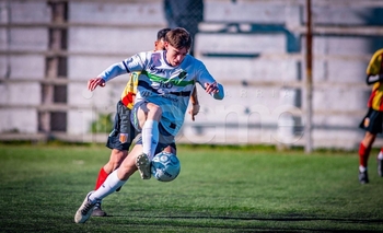 Embajadores goleó y pasó de ronda Imagen de la nota: Embajadores goleó y pasó de ronda