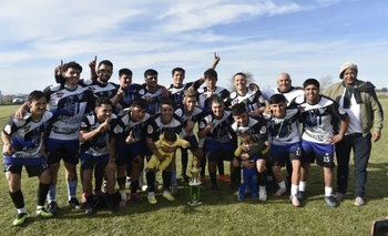 Imagen de la nota: Crotto Fútbol Club, ganador del 1° torneo de la Liga de Campaña