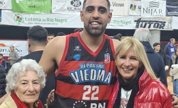Imagen de la nota: Olavarrienses en Liga Argentina: Jeffrey Merchant terminó el año