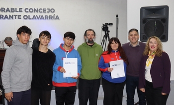 Imagen de la nota: Concejales entregaron reconocimiento a referentes de la Secundaria 6 