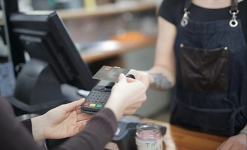 Imagen de la nota: Proponen eliminar el impuesto a las compras con tarjeta en la provincia