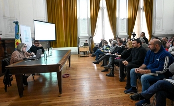 Imagen de la nota: Buscan restringir el uso de dispositivos digitales en las escuelas