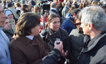 Imagen de la nota: Escuela 49: Los padres reclamaron en acto de la Bandera
