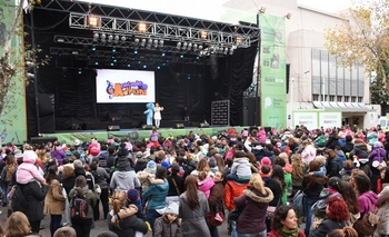 Imagen de la nota: Kapanga desplegó su fiesta en el cierre de la primera jornada de AcercArte