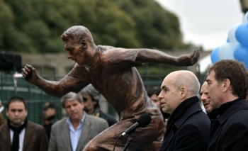 Imagen de la nota: Messi tiene su estatua en la CABA