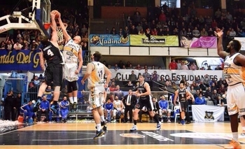 Imagen de la nota: Gran victoria de Estudiantes en el primer juego