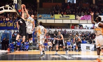 Imagen de la nota: Gran victoria de Estudiantes en el primer juego