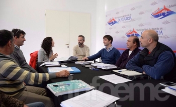 Imagen de la nota: Funcionarios con los delegados municipales