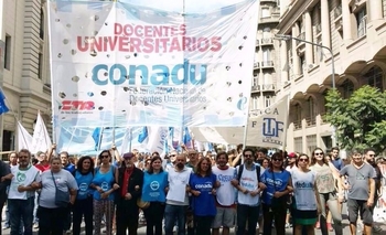 Imagen de la nota: Docentes Universitarios comenzaron un paro de 48 horas