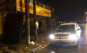 Les apuntó con un arma en la cabeza, robó y logró escapar Imagen de la nota: Les apuntó con un arma en la cabeza, robó y logró escapar