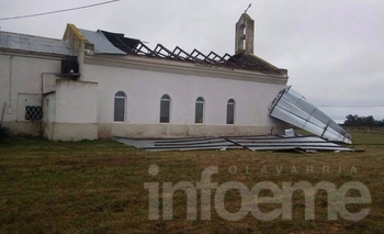 Imagen de la nota: Se voló el techo de la iglesia en Colonia Nievas