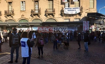 Imagen de la nota: Docentes universitarios tomaron el Rectorado en Tandil
