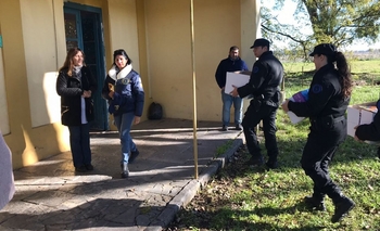 La PFA donó ropa y alimentos a una Escuela Primaria Imagen de la nota: La PFA donó ropa y alimentos a una Escuela Primaria