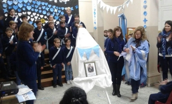 Imagen de la nota: El colegio Santa Teresa homenajeó a Belgrano