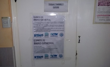 Imagen de la nota: Municipales pegaron panfletos sobre el paro