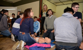 Imagen de la nota: Se realizó una campaña de RCP en la Escuela Técnica N°2