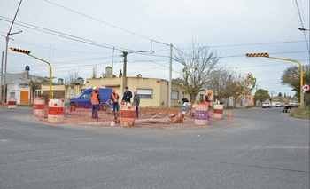 Imagen de la nota: Remueven la rotonda de Trabajadores e Independencia