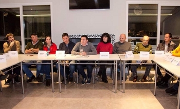 Imagen de la nota: Aguilera, junto a su equipo de profesionales 