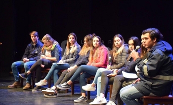 Parlamento Juvenil del Mercosur en el Teatro Municipal Imagen de la nota: Parlamento Juvenil del Mercosur en el Teatro Municipal