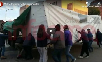 Imagen de la nota: Video: así fue instalada la carpa frente al Municipio